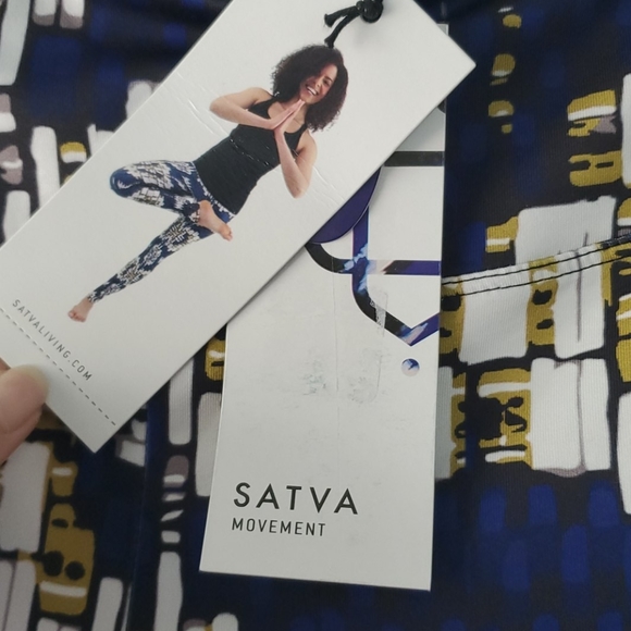 SATVA Movement Anya Yoga Leggings - Picture 5 of 6